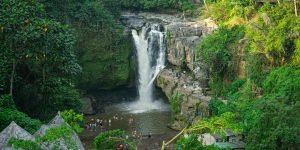 tegenungan waterfall